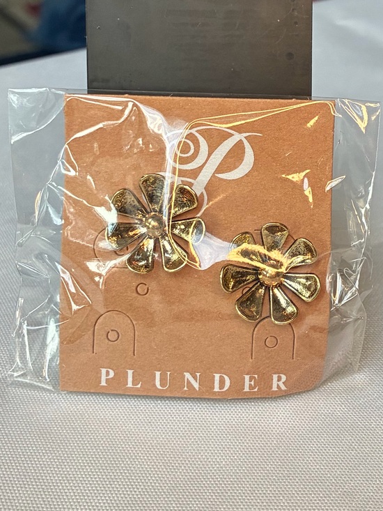 Plunder Jewelry - NIP Plunder Design Antique Gold Daisy Flower Stud Earrings